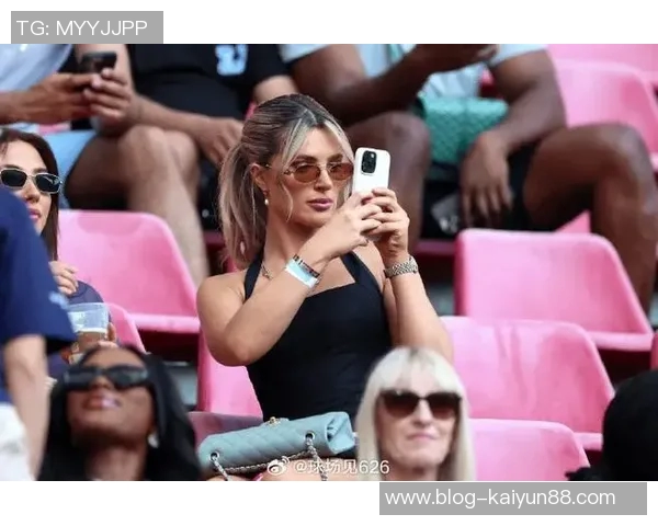 英格兰太太团成员归来加拉格尔模特女友分享生活点滴感慨万千 英格兰太太团成员归来加拉格尔模特女友分享生活点滴感慨万千