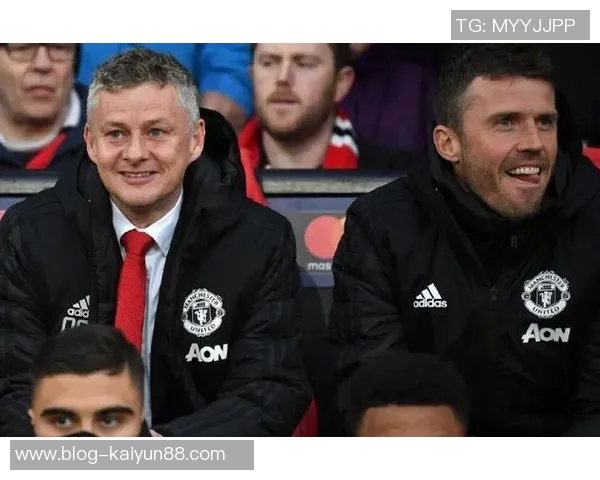 曼联高层今日与索尔斯克亚及卡里克进行重要面谈分析球队未来发展方向